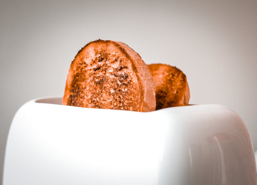 A Single Bolt Of Lightning Contains Enough Energy To Toast 100,000 Slices Of Bread