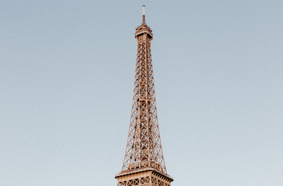 The Eiffel Tower Shrinks In Winter By Up To 6 Inches